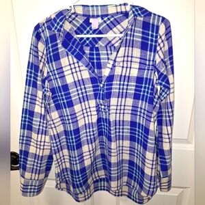 A J.Crew ladies long sleeve button-down blue plaid shirt in a size XS.